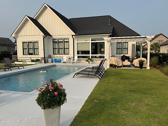 3rd image of 3042 Catesville Circle