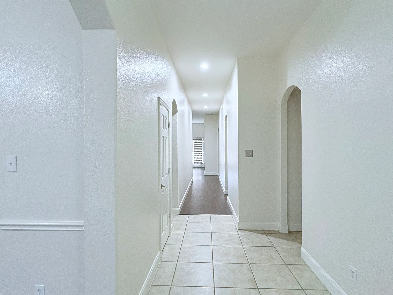 10020 Daly Dr — Photo 2