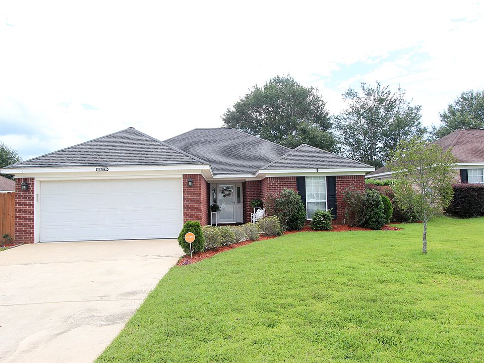 Move-in ready & so pretty!