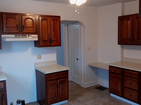 3rd image of 331 Knecht Dr