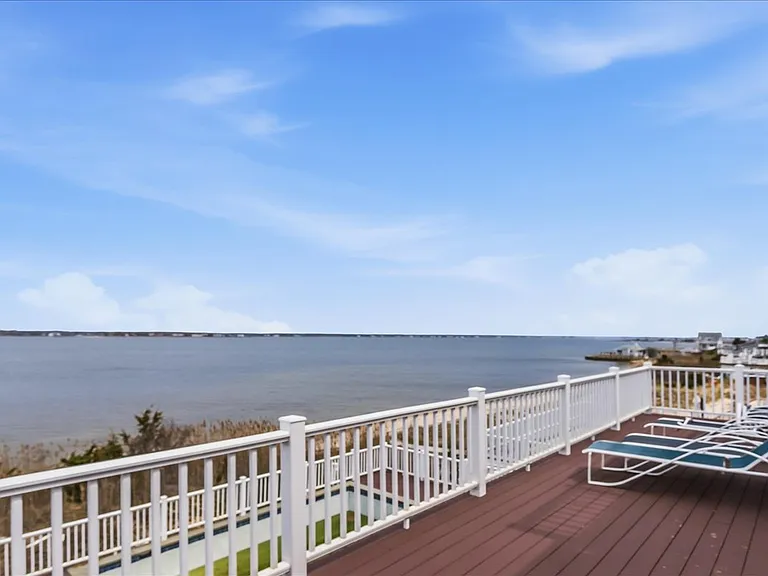 672 Dune Rd — Photo 29