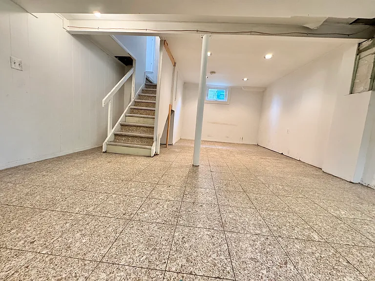 370 Bird Ave — Photo 16