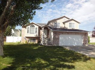 2584 W 1630 N, Clinton, UT 84015