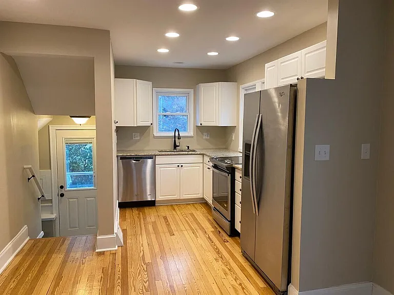 1919 Dexter Ave — Photo 2