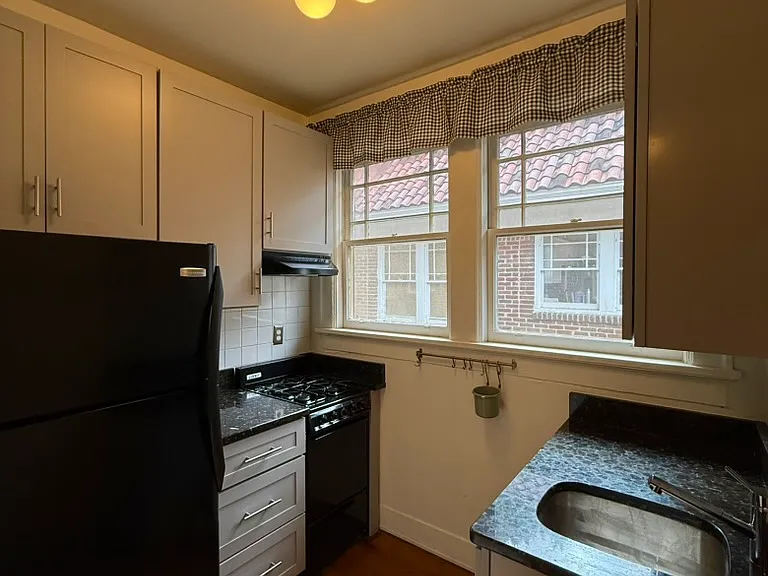 1111 Briarcliff Pl NE #6 — Photo 5