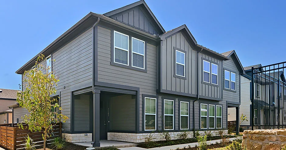Canvas at Grand Prairie Townhomes — Photo 2