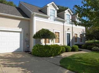 37063 Fairfield Ln, North Ridgeville, OH 44039