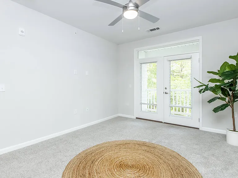 Riverstone Apartments at Long Shoals — Photo 33