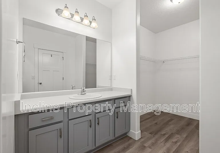 547 N 360 W — Photo 14