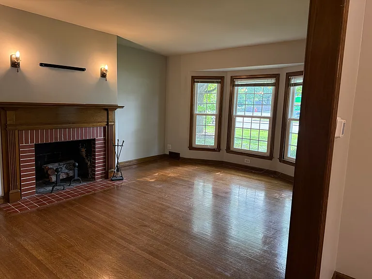 7053 N College Ave — Photo 16