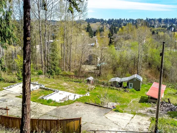 321 68th Avenue E, Tacoma, WA 98424