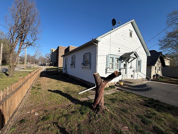 3rd image of 223 N Garfield Ave