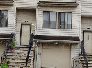 180 Dinsmore St APT E, Staten Island, NY 10314