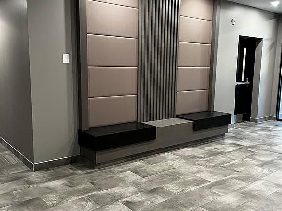 4th image of 140 Main St E #201