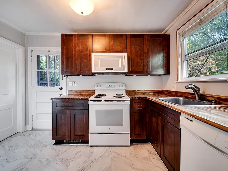 1315 Saturn Dr — Photo 11