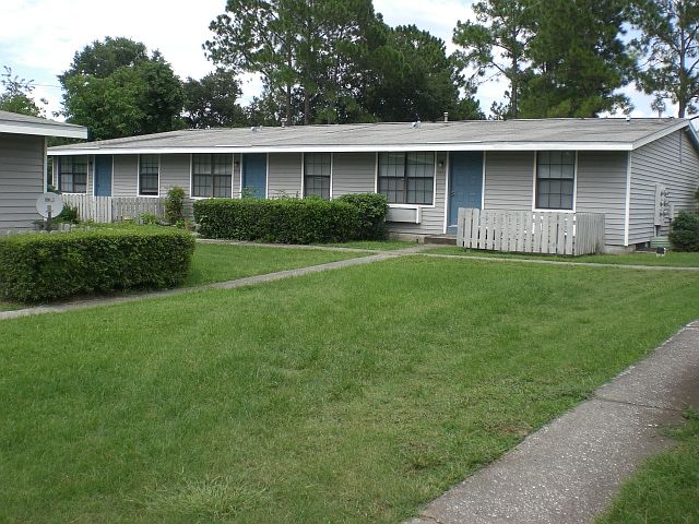 1st image of 2820 University Square Dr APT 2006