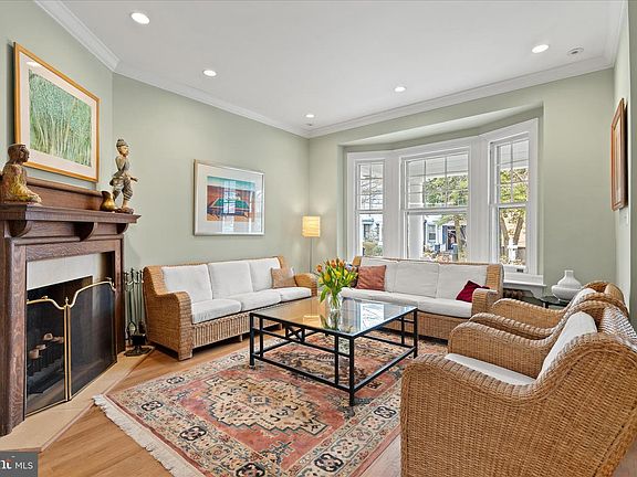 4th image of 2816 27th St NW