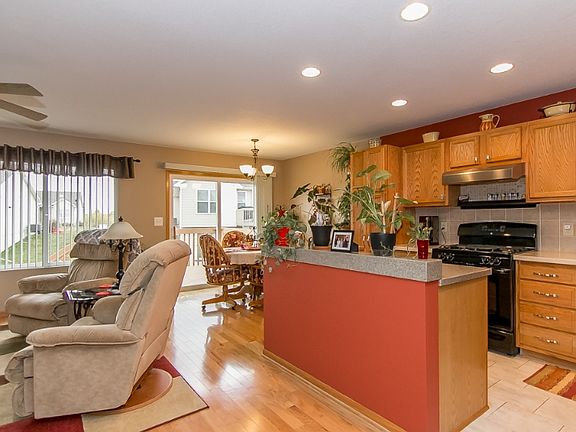 5th image of 772 SE Willow Brook Ct