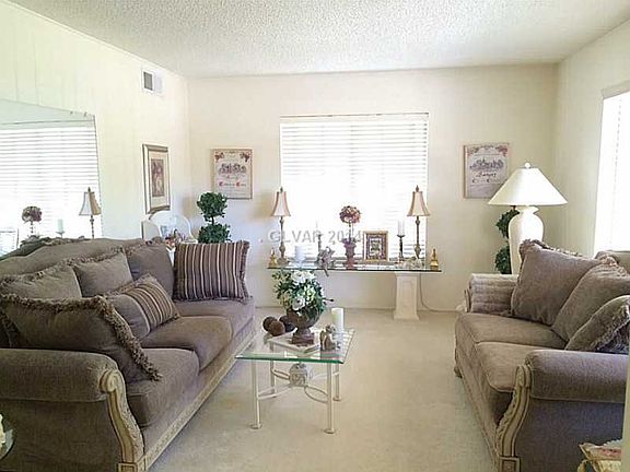 3rd image of 7016 Pinebrook Ct