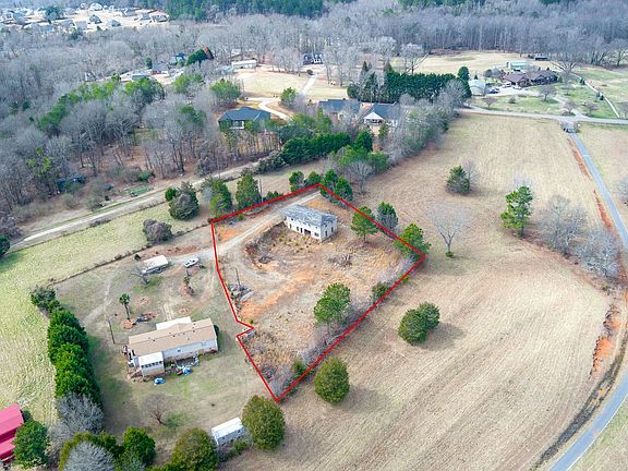 5th image of 91 Stacy Dr