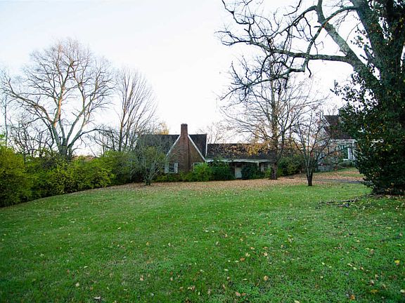 2nd image of 2011 Overhill Dr