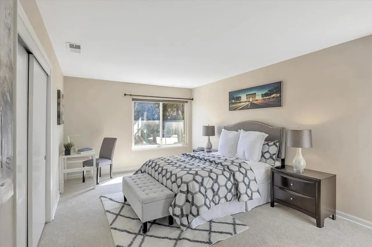 3 bed, 2.5 bath, 1640 sqft, $1,500 — Photo 2
