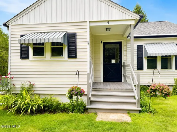 53 Burden Lake Road, East Greenbush, NY 12061