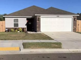 1004 S Jaybird Ln, Fayetteville, AR 72701