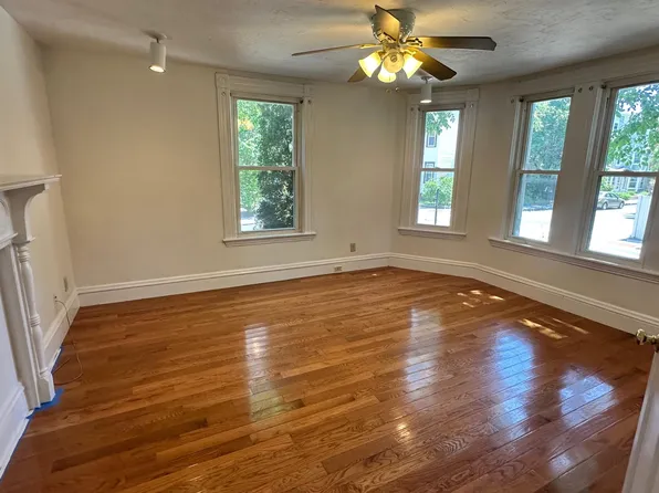 588 Putnam Ave Floor 2, Cambridge, MA 02139