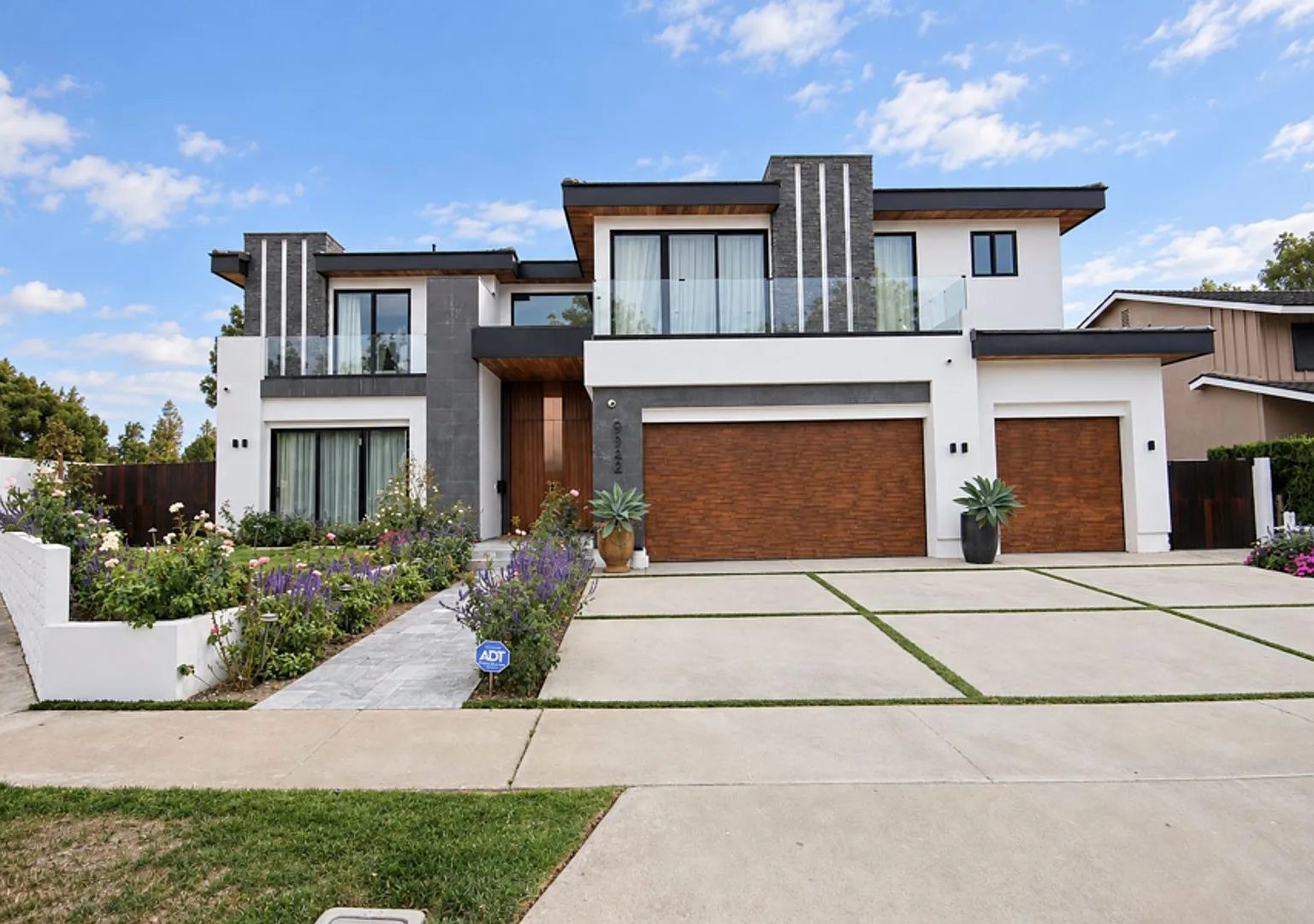 Bespoke Junior ADU with Double Primary Suites — Photo 1