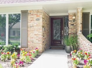 6231 Queensloch Dr, Houston, TX 77096