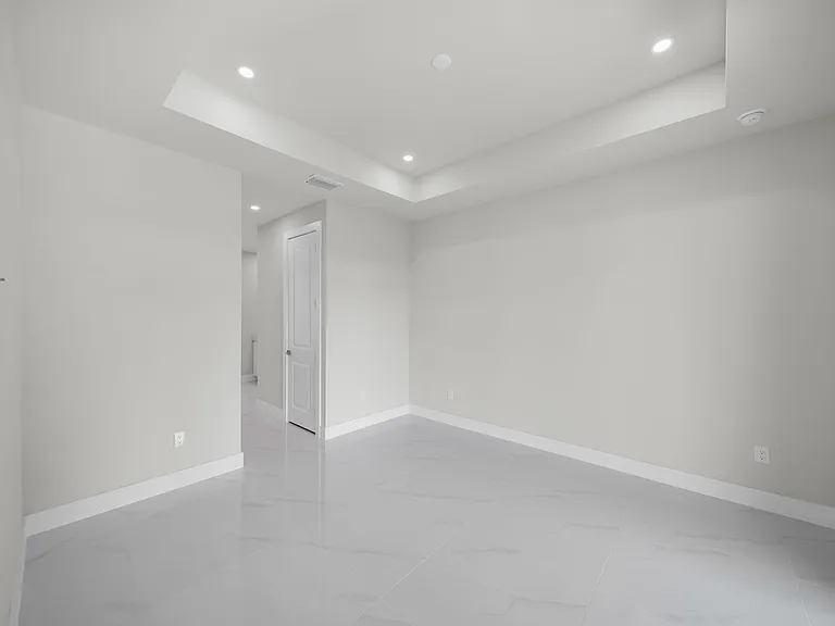 2913 14th St W — Photo 16