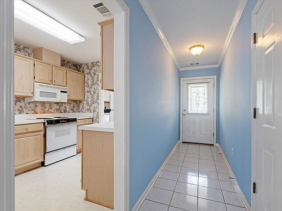2nd image of 2991 Nutmeg Ct