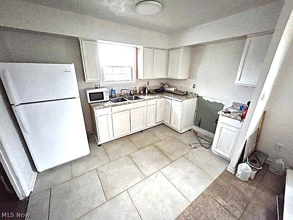 3rd image of 4539 Rocky River Dr