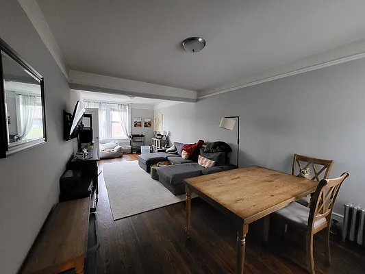 Rented by Metropolis International Realty Inc. | media 2