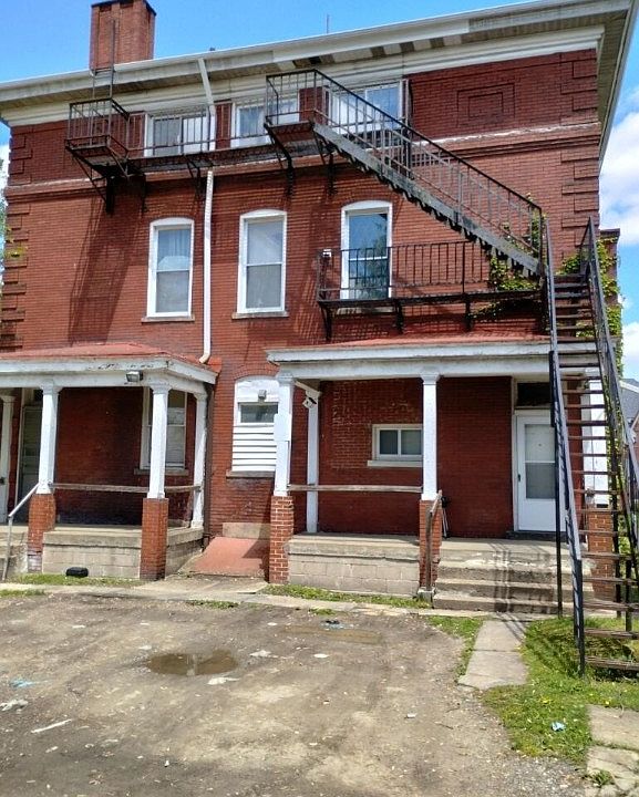 2nd image of 3045 Bergman St