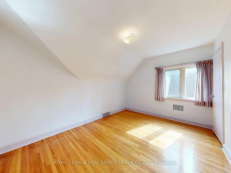 31 Burnhamthorpe Park Blvd — Photo 28