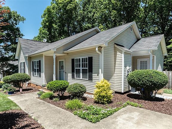 3rd image of 2309 Red Oak Ct