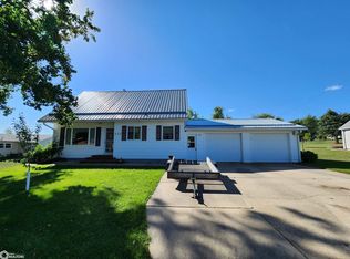605 Pershing St, Tama, IA 52339