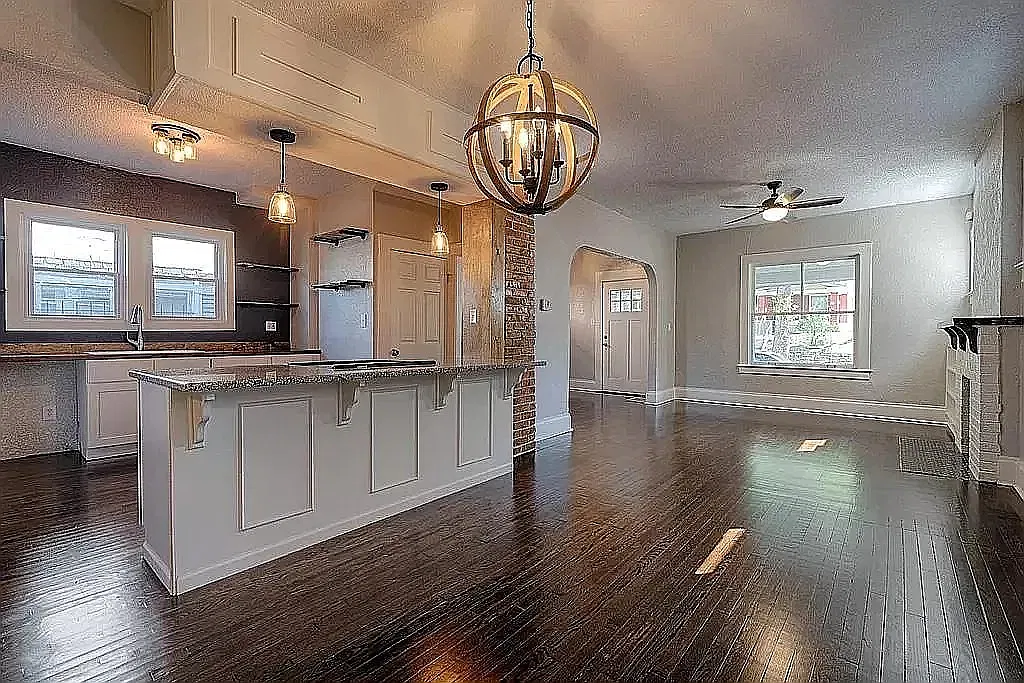 4 bed, 1563 sqft, $2,100 — Photo 3