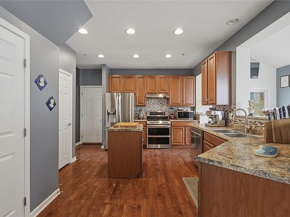 5th image of 11621 Beacon Dr