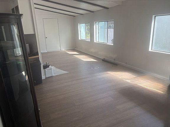 4th image of 28 Rancho Grande Cir