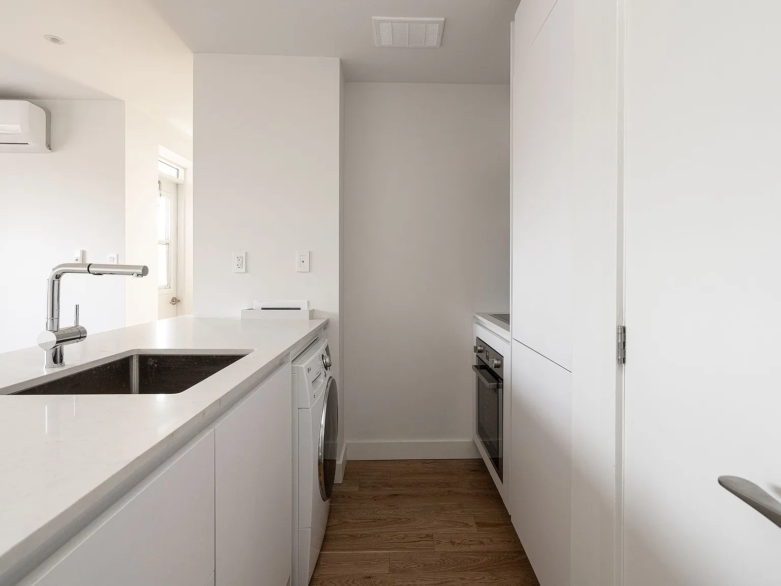 109 Indian Road — Photo 3