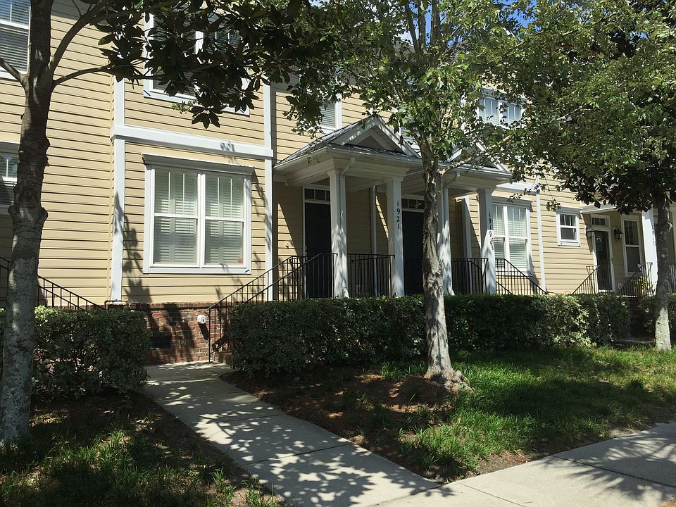 Front of townhome