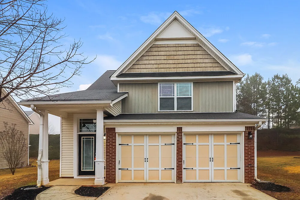 3 bed, 2.0 bath, 1853 sqft, $2,035 — Photo 1