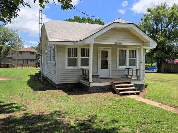 420 N Ewing St, Caldwell, KS 67022