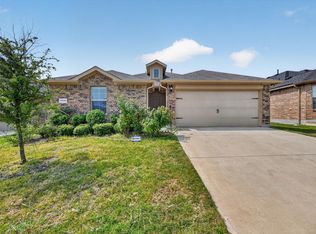 9745 Mint Hill Dr, Fort Worth, TX 76108