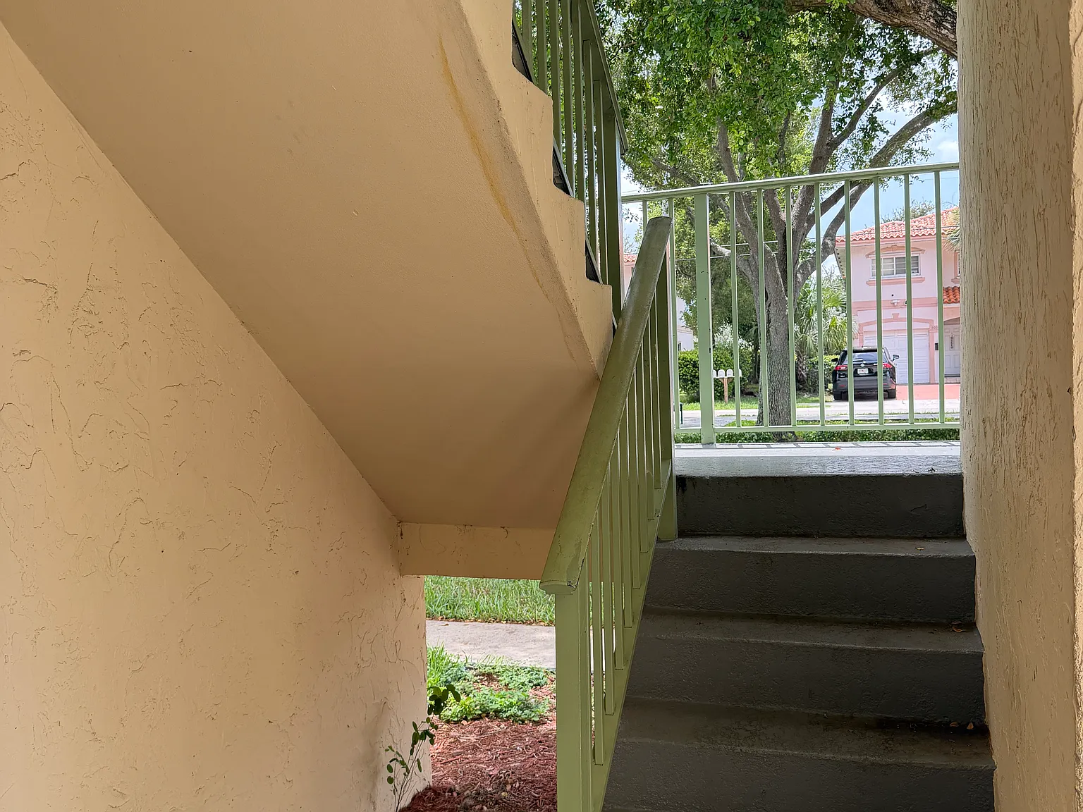 2 bed, 1070 sqft, $2,500 — Photo 2