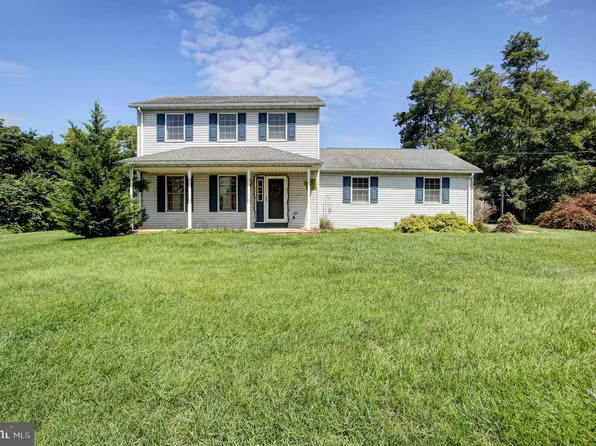 8895 Mentzer Gap Rd, Waynesboro, PA 17268