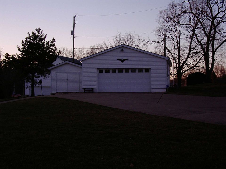 2nd image of 85 Darrell Dr
